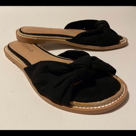 Torrid 7 Wide Sandals Espadrille Slides Black Flats Shoes Twist Strap - Picture 1 of 8